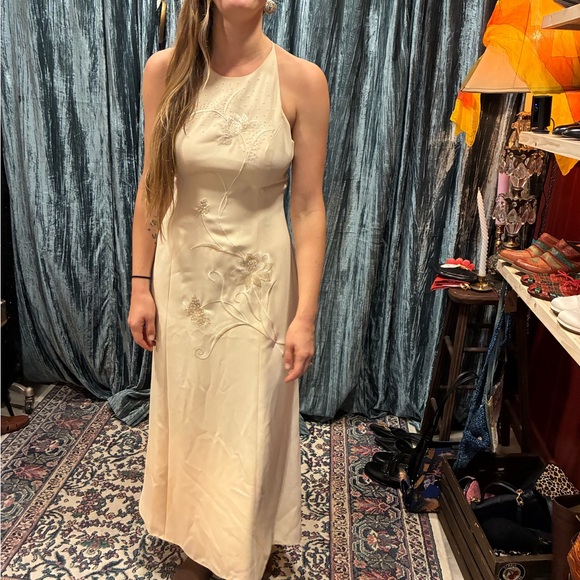 Reggio Cream Formal Dress - Picture 7 of 7